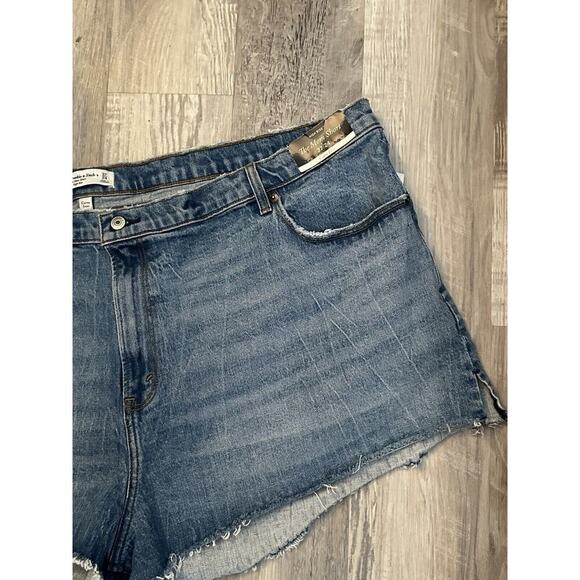 NWT Abercrombie & Fitch High Rise The Mom Shorts Size 37/24 - Picture 7 of 9